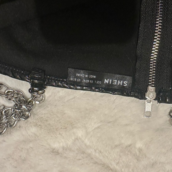 Shein wet look chain strap crop top L - Picture 5 of 6
